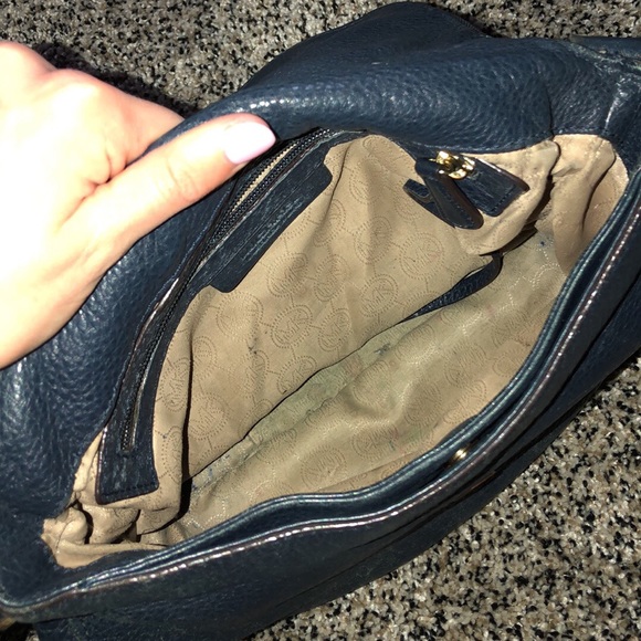 Michael Kors purse - Picture 4 of 6